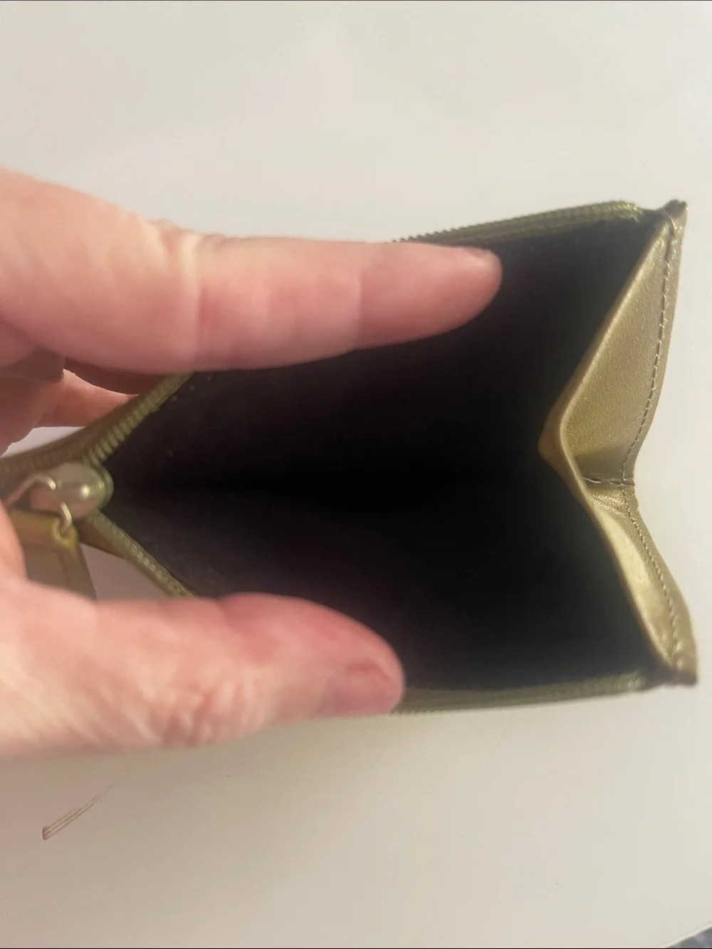 Levenger Olive Leather Zip Card Wallet